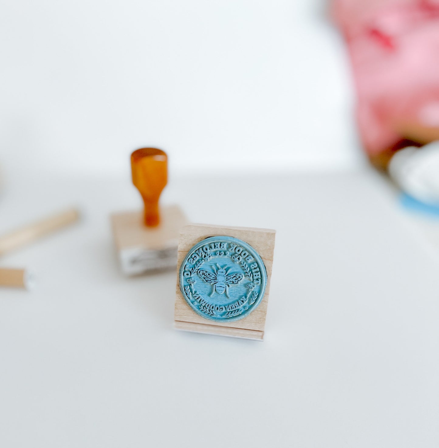 Customized Bee Home Library Stamp, This Book Belongs to Stamp, Christmas Gifts for Bookworms, Bee Rubber Stamp, Stamps for Bookworms